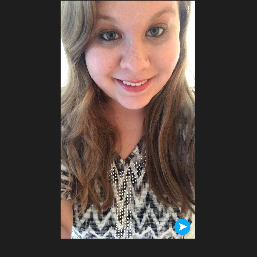 Meet your Posher, Emily